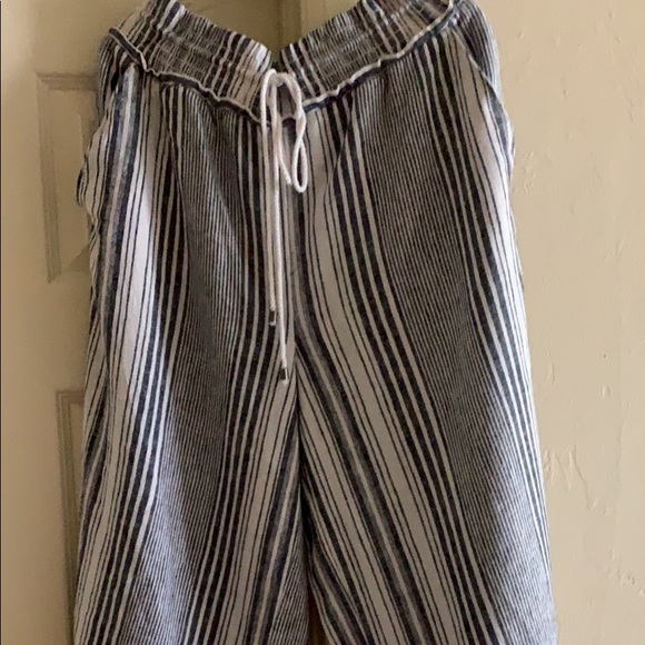 Time and Tru Pants - NEW Wide leg cropped pants Sz L (12-14) Inseam 22”